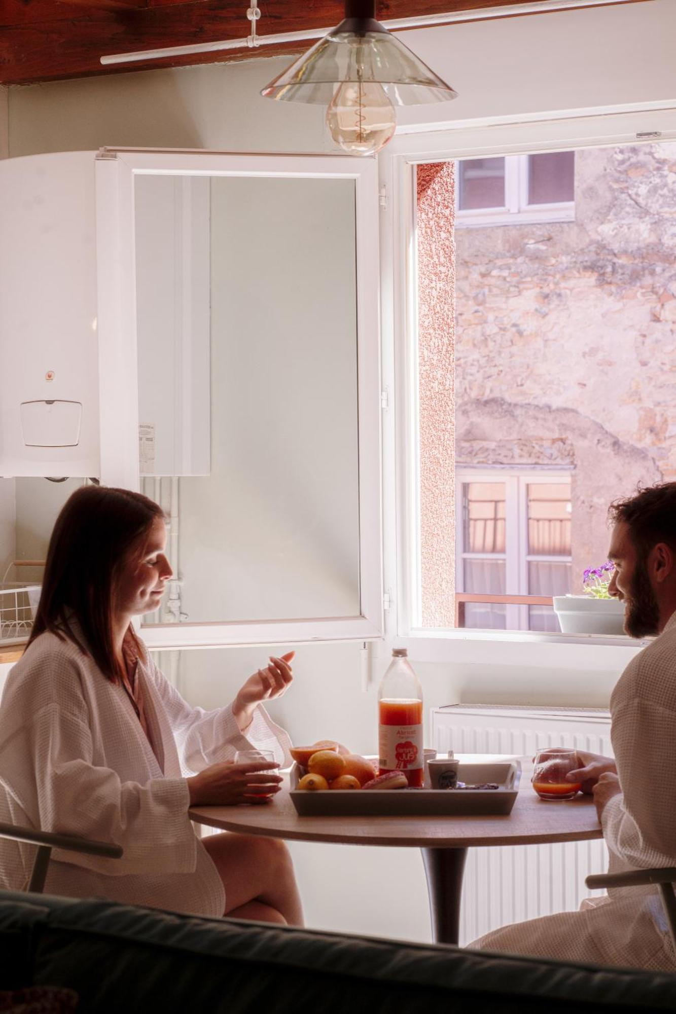 Appart Hotel Le 8 La Suite & Spa - Parking Gratuit - Mâcon Exteriör bild